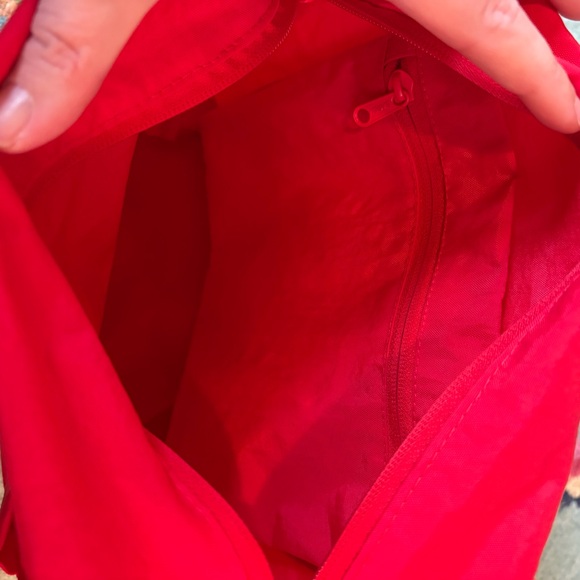 Baggu mini cloud bag in candy apple red - Picture 8 of 10